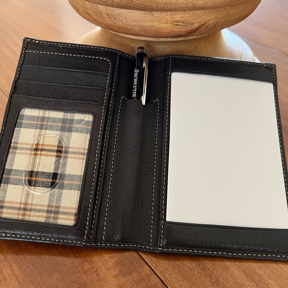 Levenger Leather Bomber Jacket Notebook Wallet. Excellent Condition.